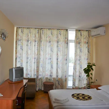 Creativity House Of Bas Varna - Free Parking Hotel *